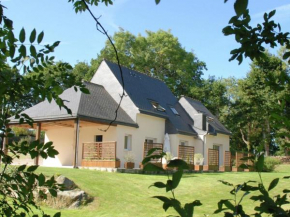 Отель Beautiful holiday home with large garden in Brittany 1 km from the beach  Плюрьен